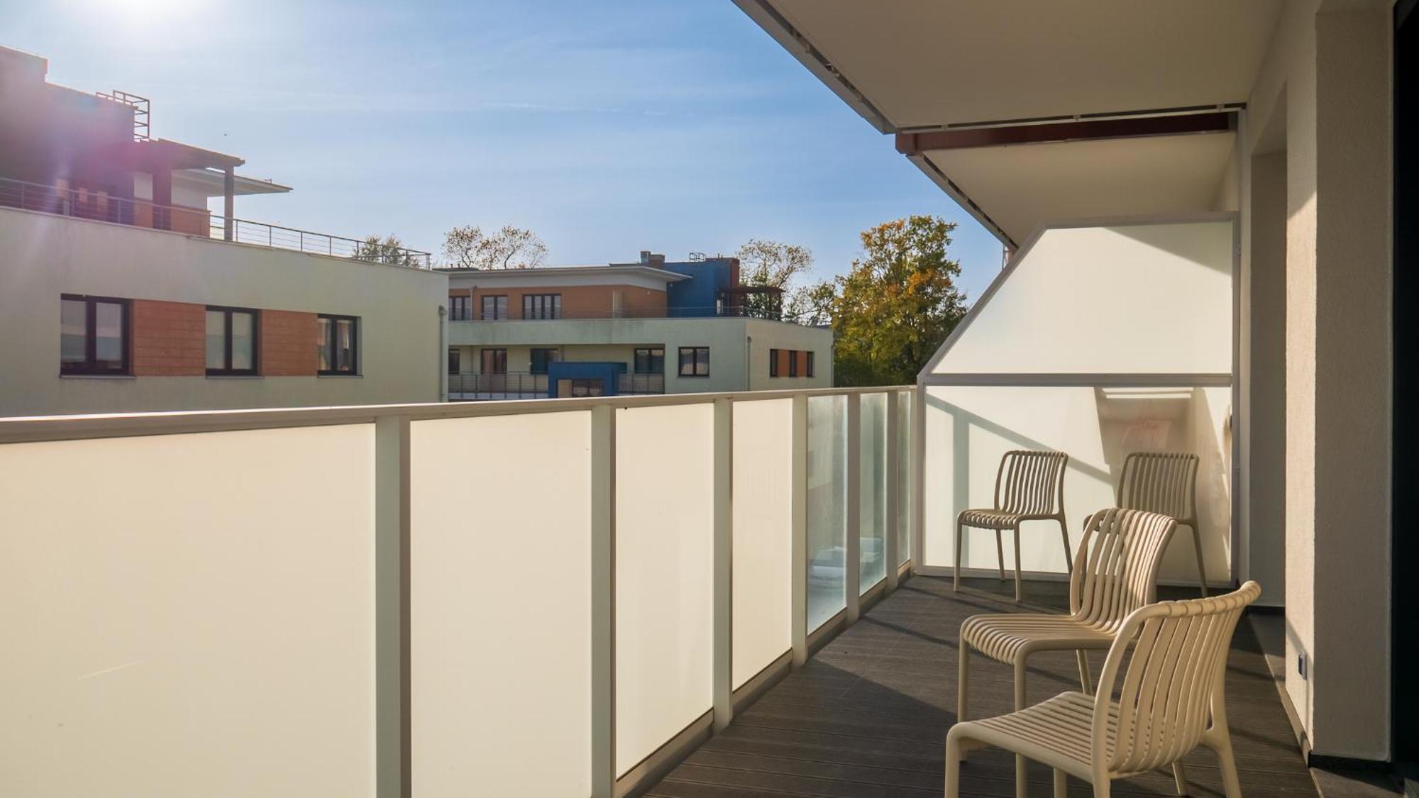 Sunny Surfingbird Apartment